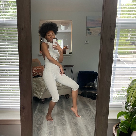 Cream Sleeveless Bodysuit - Picture 6 of 11